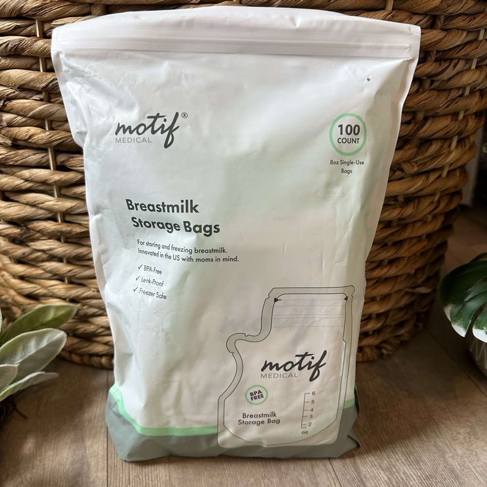 New Motif Medical Breastmilk Storage Bags 100 Count Factory Sealed